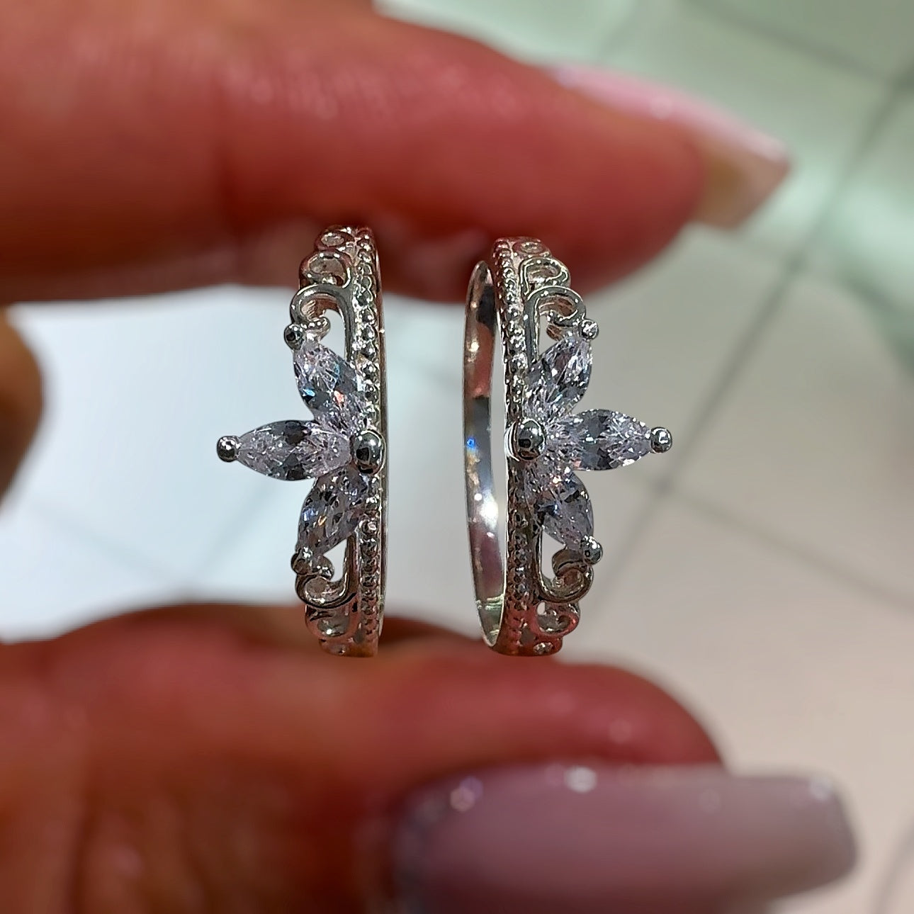 Conjunto de Dos Anillos en Forma "CORONA": Amor, Amistad y Poder